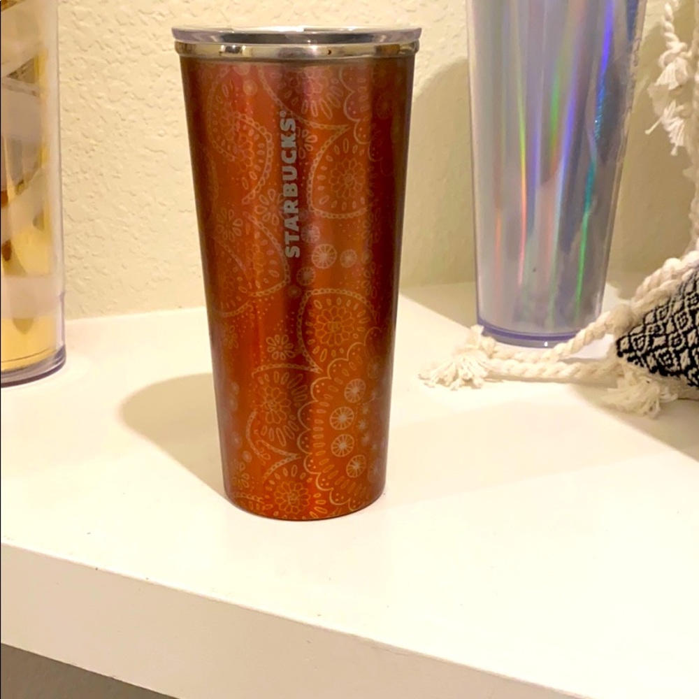 Grande Starbucks hot cup